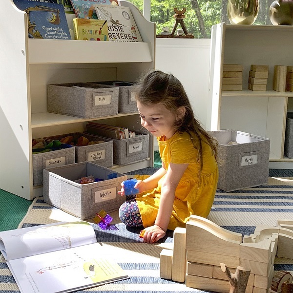 Іграшки Монтессорі – рекомендації з організації розвивального середовища для дітей з перших днів та до школи
