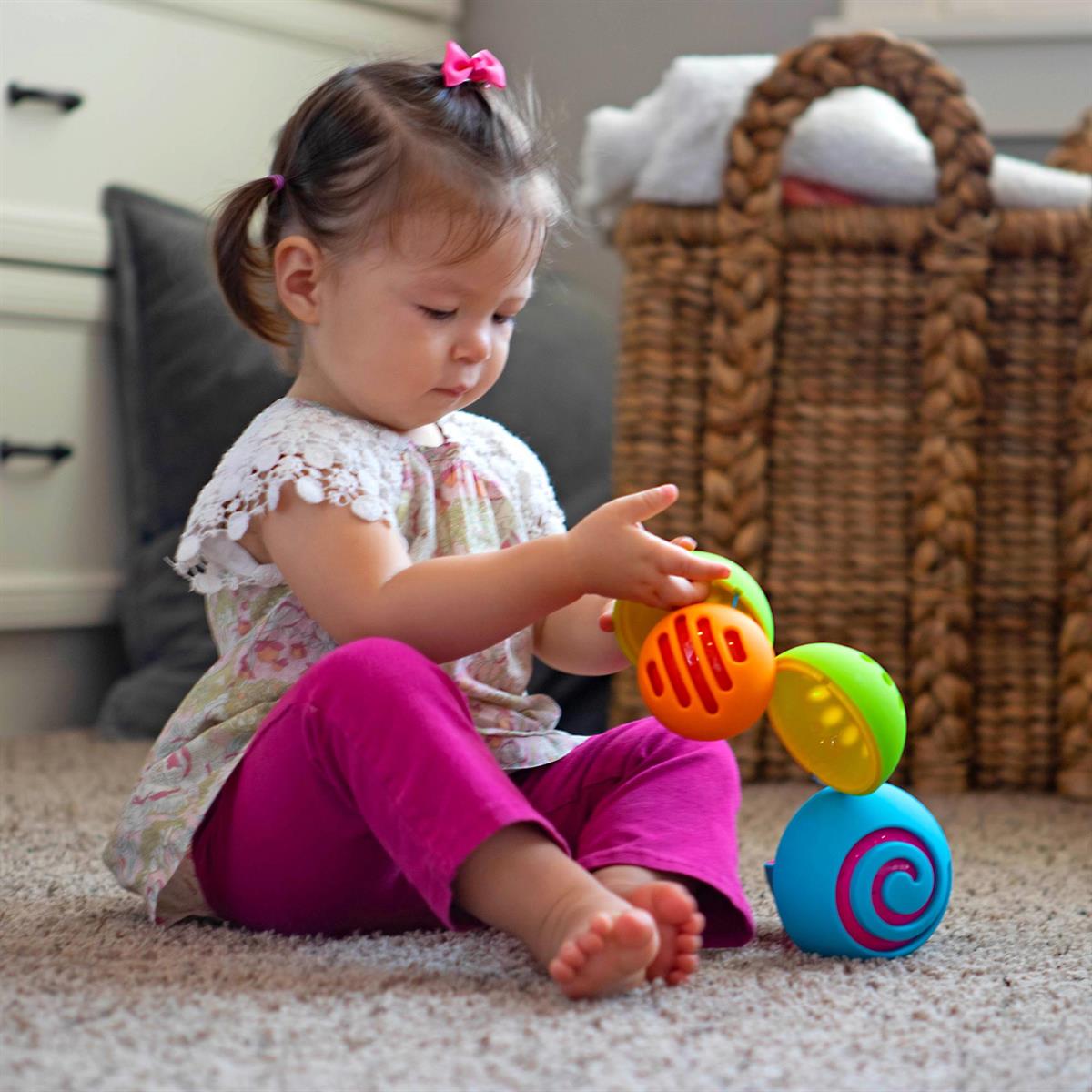 Іграшка-сортер сенсорна Сфери Омбі Fat Brain Toys Oombee Ball   (F230ML)