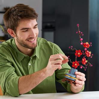 Конструктор LEGO Botanicals Сливовый цвет 327 деталей (10369)