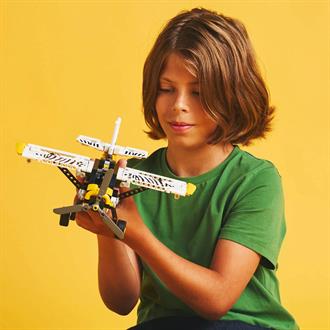 Конструктор LEGO Technic Буш-літак 333 деталі (42198)