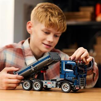 Конструктор LEGO Technic Самосвал 462 детали (42203)
