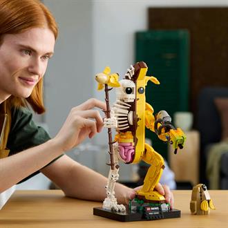 Конструктор LEGO Fortnite Peely Bone Фигурка по видеоигре 1414 деталей (77072)