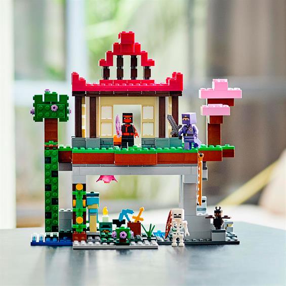 Конструктор LEGO® Minecraft™ Тренувальна база 534 деталі (21183) - зображення 6
