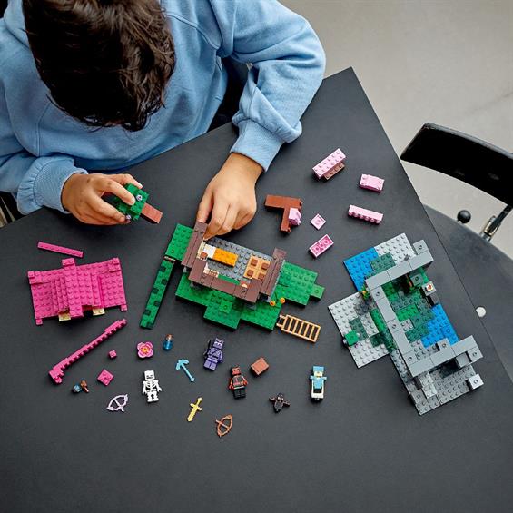Конструктор LEGO® Minecraft™ Тренувальна база 534 деталі (21183) - зображення 7