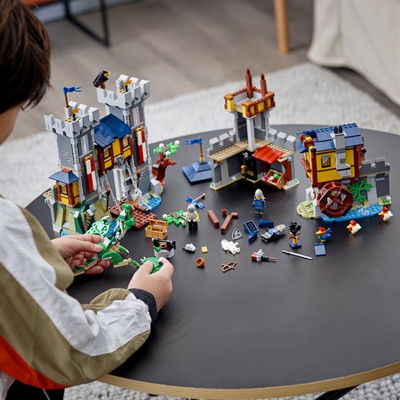 Конструктор LEGO® Creator Середньовічний замок 1426 деталей (31120) - зображення 4