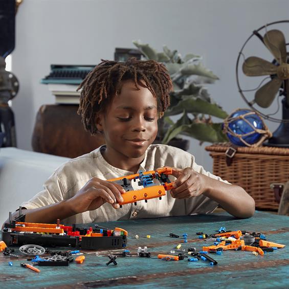 Конструктор LEGO® Technic Рятувальний апарат на повітряній подушці 457 деталей (42120) - зображення 6