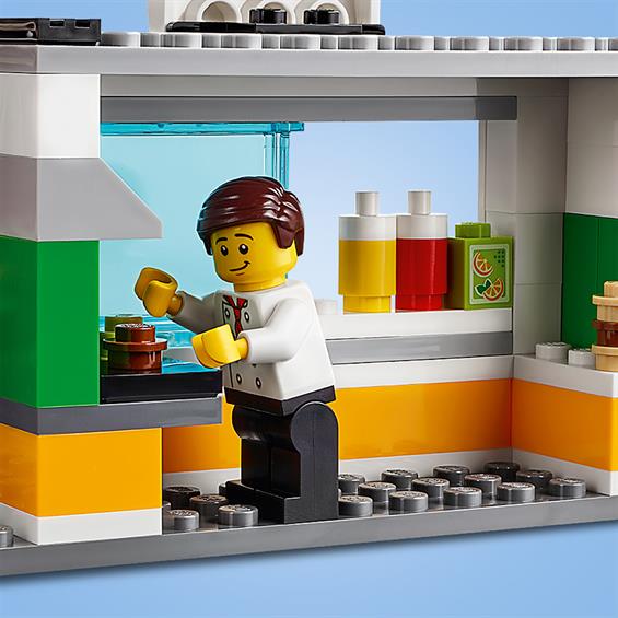 Конструктор LEGO® City Fire Пожежа в бургер-барі 327 деталей (60214) - зображення 9
