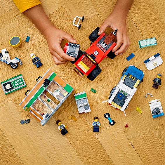 Конструктор LEGO® City Police Пограбування з поліцейською вантажівкою-монстром 362 деталі (60245) - зображення 11