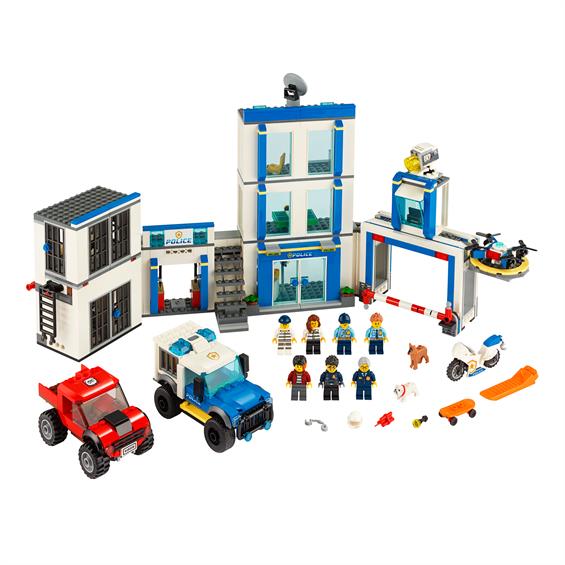 Конструктор LEGO® City Police Поліцейська дільниця 743 деталі (60246) - зображення 4