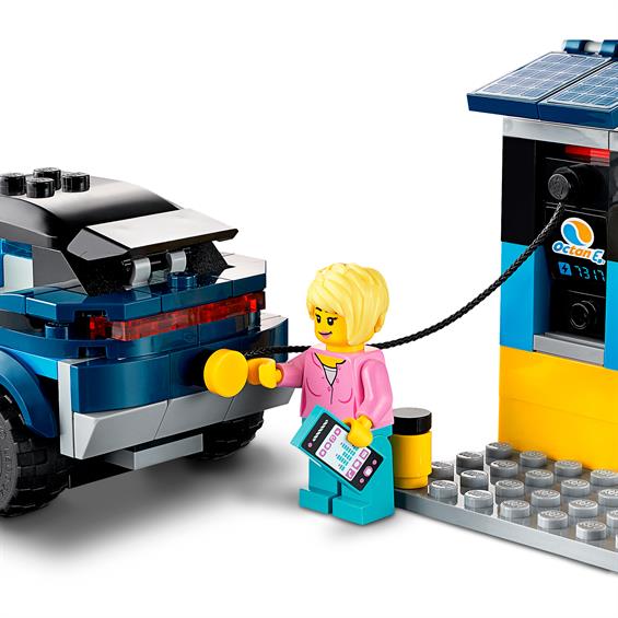 Конструктор LEGO® City Turbo Wheels Станція техобслуговування 354 деталі (60257) - зображення 9