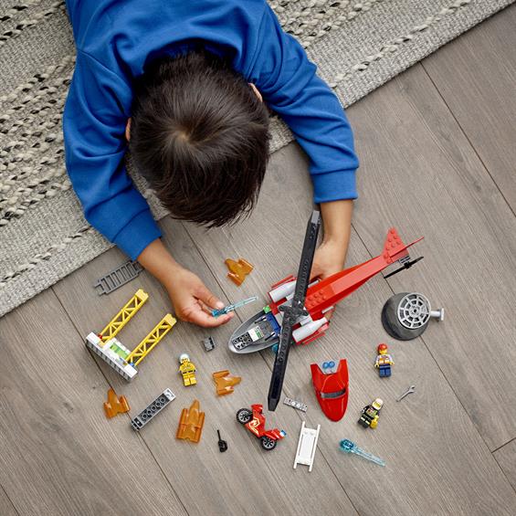 Конструктор LEGO® City Fire Пожежний рятувальний гелікоптер 212 деталей (60281) - зображення 4