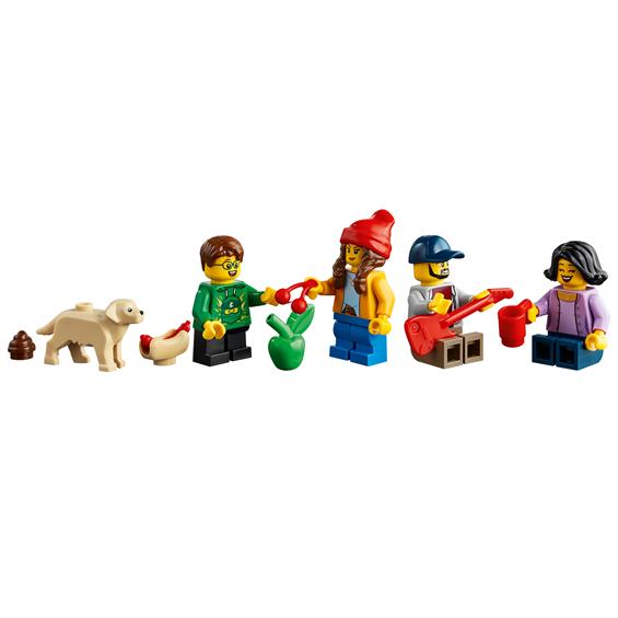 Конструктор LEGO® City Community Сімейний будинок 388 деталей (60291) - зображення 5