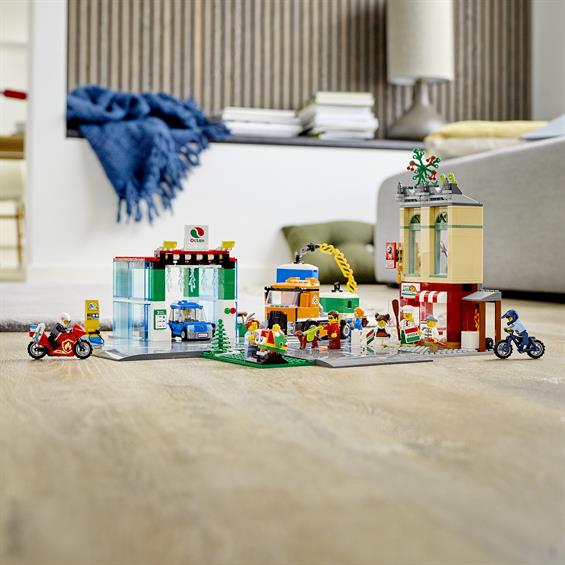 Конструктор LEGO® City Community Центр міста 790 деталей (60292) - зображення 2