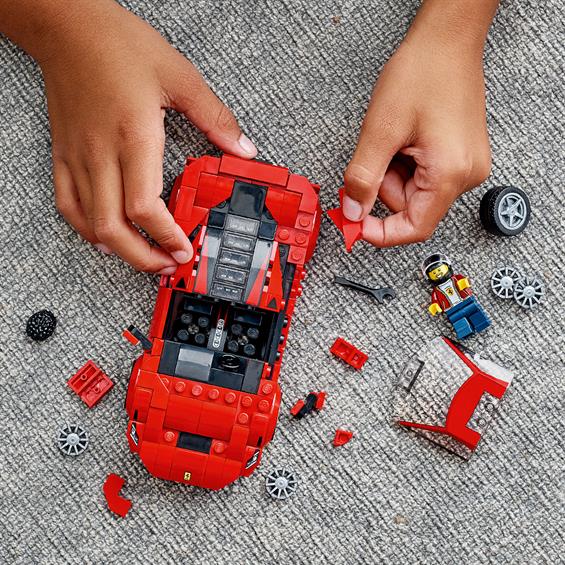 Конструктор LEGO® Speed Champions Автомобіль Ferrari F8 Tributo 275 деталей (76895) - зображення 1