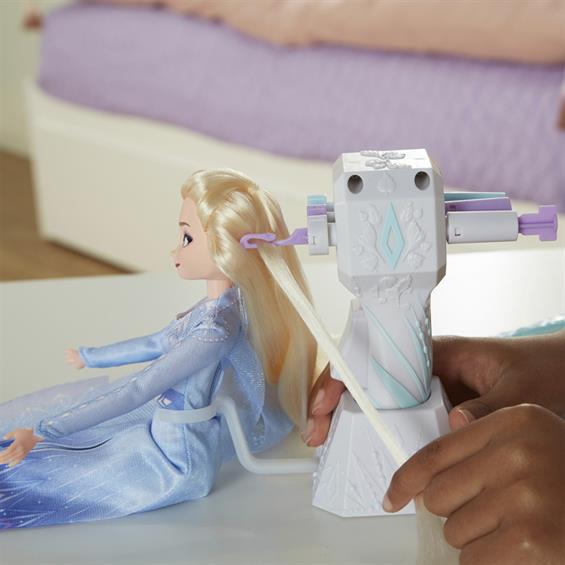 Лялька Disney Frozen Hasbro Frozen II Холодне серце 2 Ельза з аксесуарами для волосся 28 см (E6950_E7002) - зображення 6