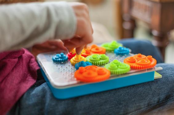 Головоломка Різнокольорові шестерінки Fat Brain Toys Crankity (F140ML) - зображення 10