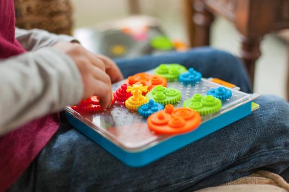 Головоломка Різнокольорові шестерінки Fat Brain Toys Crankity (F140ML) - зображення 11