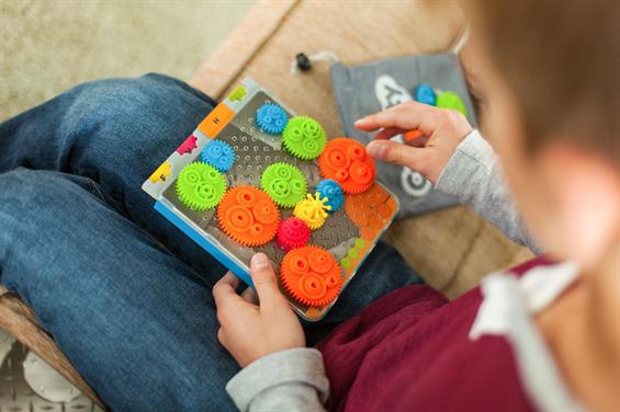 Головоломка Різнокольорові шестерінки Fat Brain Toys Crankity (F140ML) - зображення 12