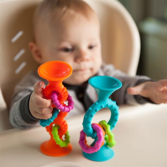 Прорізувач-брязкальце на присосках Fat Brain Toys pipSquigz Loops помаранчевий (F165ML) - зображення 11