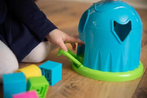 Сортер Фабрика форм Fat Brain Toys Shape Factory (FA267-1) - зображення 17